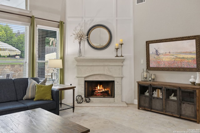25723 Coreopsis, San Antonio, TX 78261 - living area featuring a premium fireplace