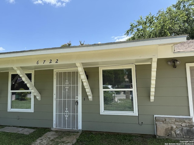 6722 Spring Holw, San Antonio, TX 78249 - entrance to property featuring covered porch
