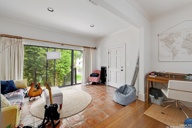 106 Mayflower, Alamo Heights, TX 78209 - living area with ornamental molding