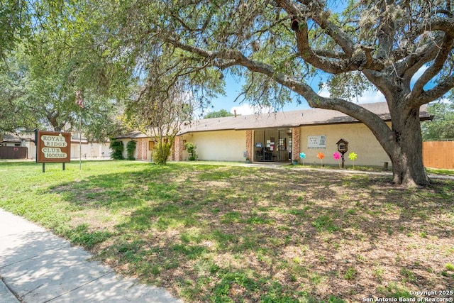 5823 Archwood, San Antonio, TX 78239 - ranch-style house featuring a front yard