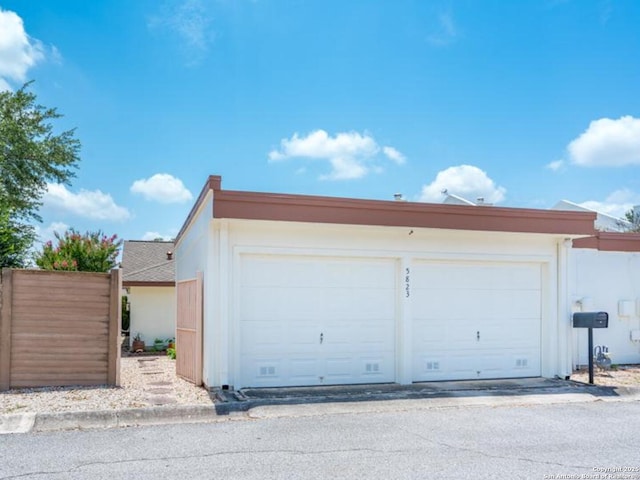 5823 Archwood, San Antonio, TX 78239 - view of detached garage