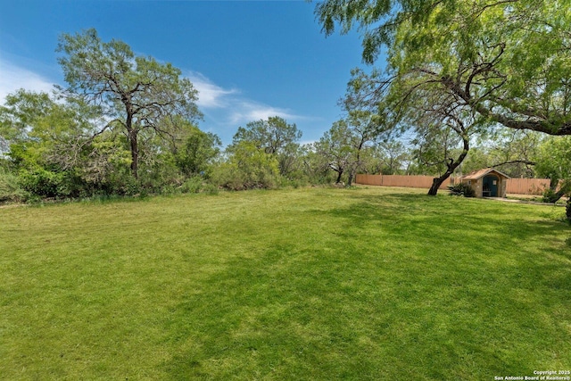 8608 S Foster Rd, San Antonio, TX 78222 - view of yard with an outdoor structure
