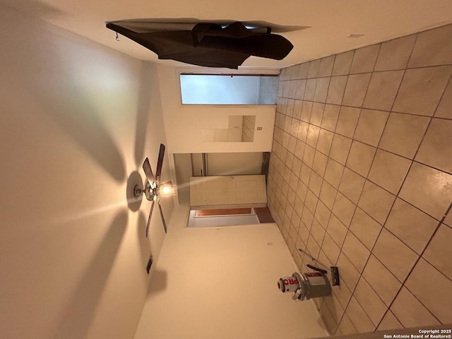 546 Park Mdw, San Antonio, TX 78227 - interior space with tile walls