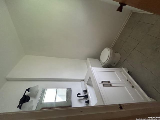 546 Park Mdw, San Antonio, TX 78227 - bathroom featuring toilet