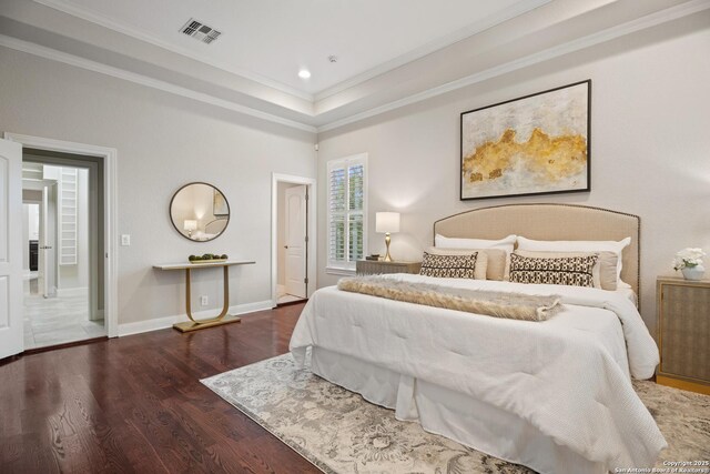 3 Benchwood Cir, San Antonio, TX 78248 - bedroom featuring wood finished floors, ornamental molding, baseboards, and recessed lighting