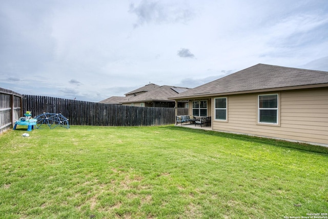 6417 Hoffman Pln, San Antonio, TX 78252 - view of yard featuring a patio area