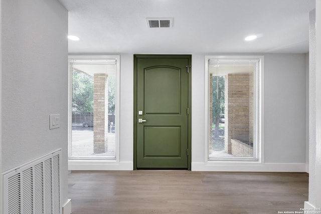 5411 Lancashire, San Antonio, TX 78230 - foyer entrance with wood finished floors and baseboards