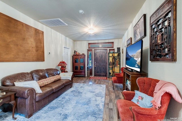 246 Felisa St, San Antonio, TX 78210 - living area with wood finished floors