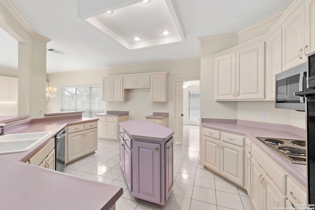 15618 Dawn Crst, San Antonio, TX 78248 - kitchen featuring a sink, appliances with stainless steel finishes, light tile patterned floors, a chandelier, and crown molding