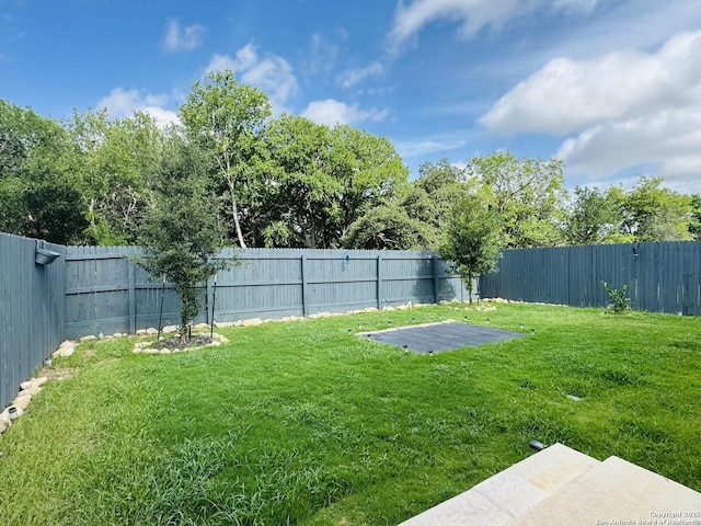 1919 Overlook Knl, San Antonio, TX 78245 - view of yard