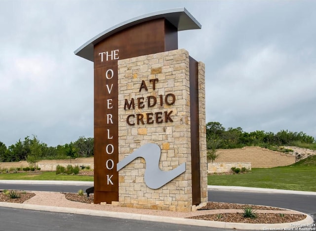 1919 Overlook Knl, San Antonio, TX 78245 - view of community sign