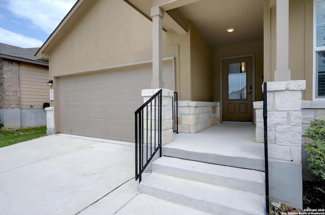 810 Brown Thrasher, San Antonio, TX 78253 - garage featuring driveway