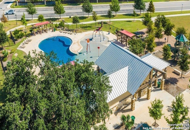 810 Brown Thrasher, San Antonio, TX 78253 - view of subject property with a pool area