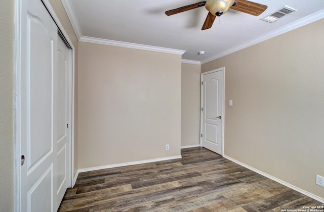 27123 Trinity Woods, San Antonio, TX 78261 - unfurnished bedroom featuring dark wood-style flooring, a closet, ornamental molding, baseboards, and ceiling fan