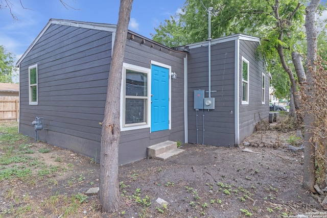 2338 Burnet, San Antonio, TX 78202 - view of side of home featuring entry steps