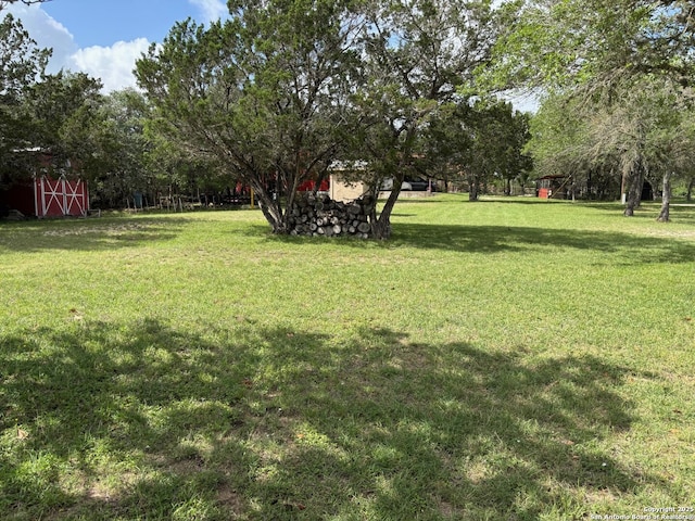 952 Madrona Rd, Pipe Creek, TX 78063 - view of grassy yard