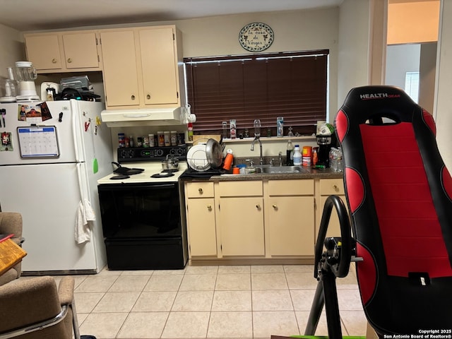 952 Madrona Rd, Pipe Creek, TX 78063 - kitchen featuring freestanding refrigerator, electric stove, cream cabinets, and under cabinet range hood