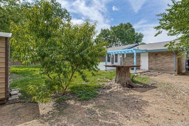 6034 Royal, San Antonio, TX 78239 - view of yard with a pergola