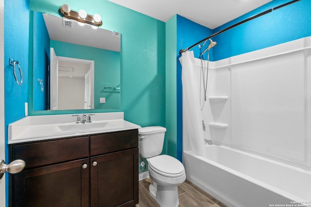 164 Antler Bnd, San Antonio, TX 78253 - bathroom with shower / tub combo with curtain, vanity, and wood finished floors