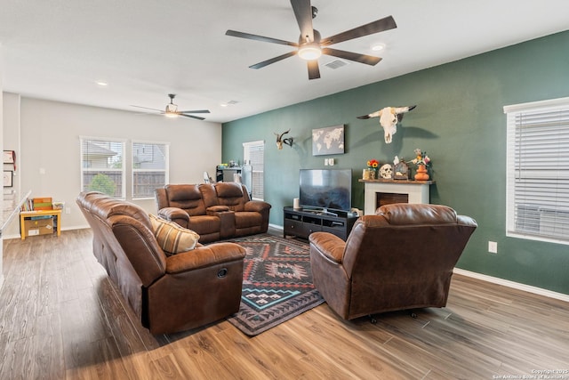 2079 Chelsea Grv, New Braunfels, TX 78130 - living area featuring a ceiling fan, wood finished floors, recessed lighting, and baseboards
