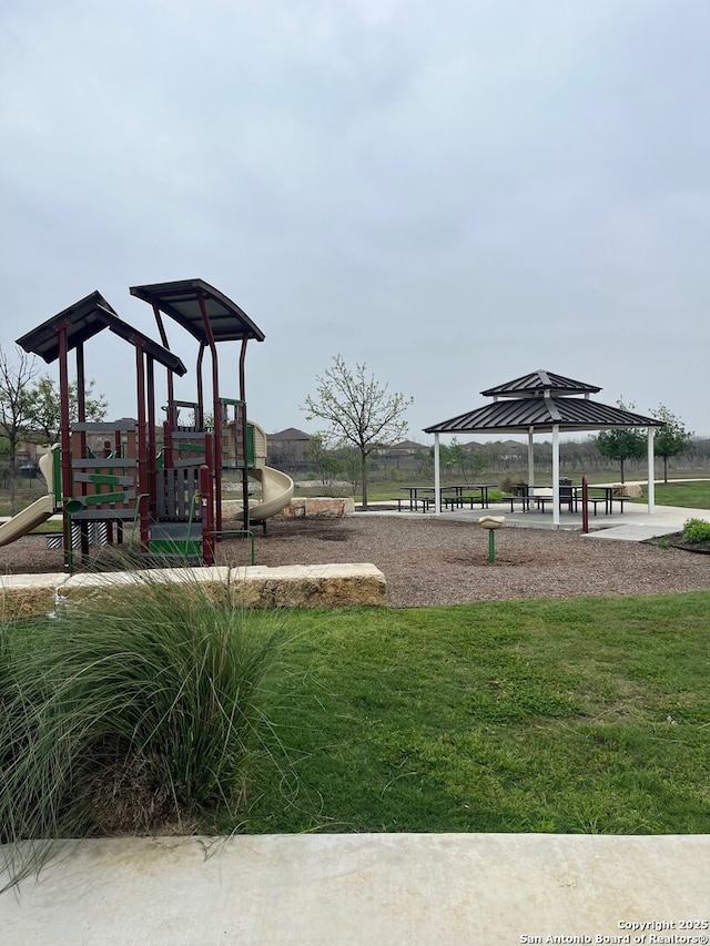 979 Manger Ln, New Braunfels, TX 78130 - community jungle gym featuring a gazebo and a yard