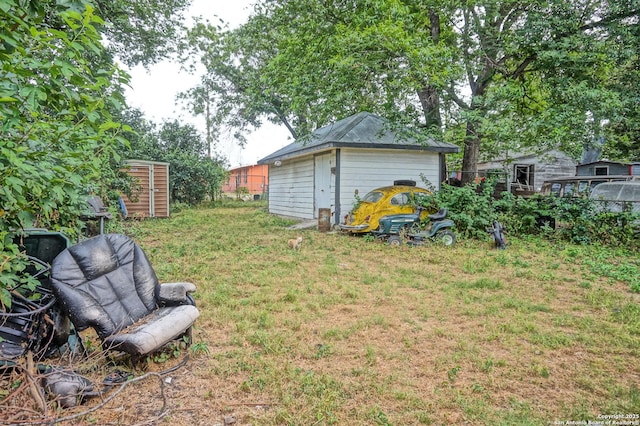1016 Dawson, San Antonio, TX 78202 - view of yard with a storage unit