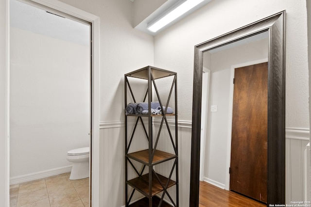 1373 County Road 373, Uvalde, TX 78801 - hall with wainscoting