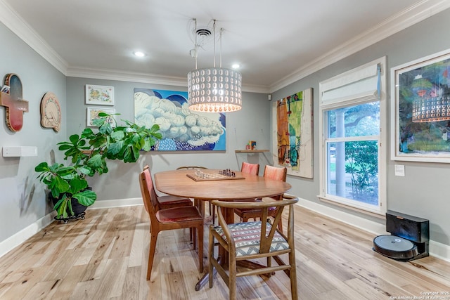 1332 Grey Oak Dr, San Antonio, TX 78213 - dining space featuring light wood-style floors, crown molding, a chandelier, and recessed lighting