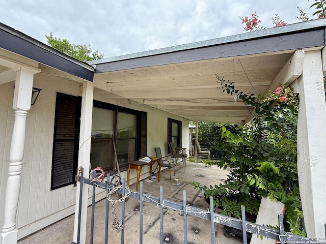 215 W Academy, San Antonio, TX 78226 - view of patio
