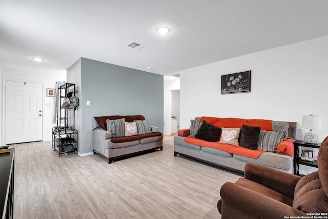 9015 Lunar Cv, San Antonio, TX 78252 - living room featuring light wood-style floors and recessed lighting