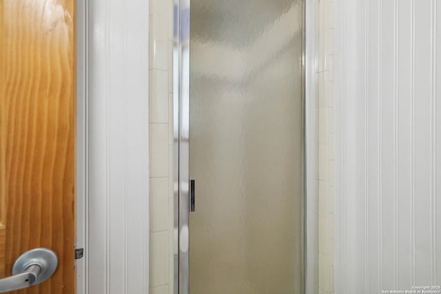 4722 Hollyridge, San Antonio, TX 78228 - full bathroom with a stall shower