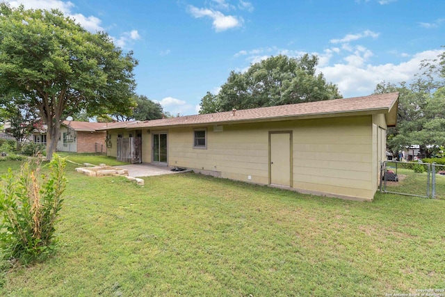 4722 Hollyridge, San Antonio, TX 78228 - back of house with a patio