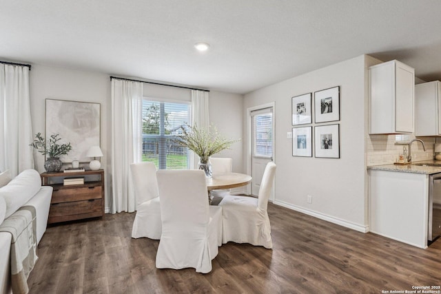 183 Amethyst Woodstar, San Antonio, TX 78253 - dining room featuring dark wood-style floors and baseboards