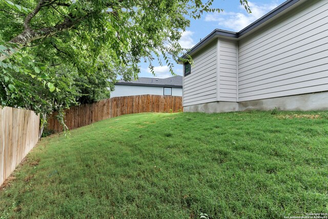 9911 Loma Alta Cir, Converse, TX 78109 - view of yard