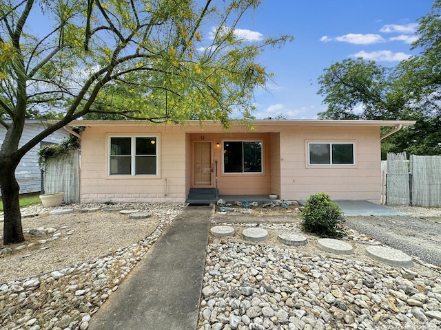 737 N Central, New Braunfels, TX 78130 - view of single story home