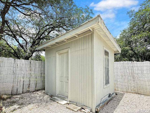 737 N Central, New Braunfels, TX 78130 - view of shed featuring a fenced backyard