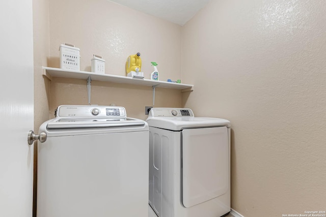 16102 Barrell Run, San Antonio, TX 78247 - laundry room with washer and dryer