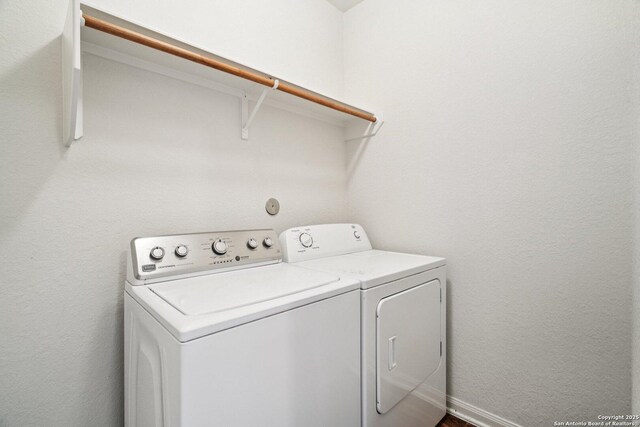 6123 Foster Ml, San Antonio, TX 78222 - laundry room with washer and clothes dryer