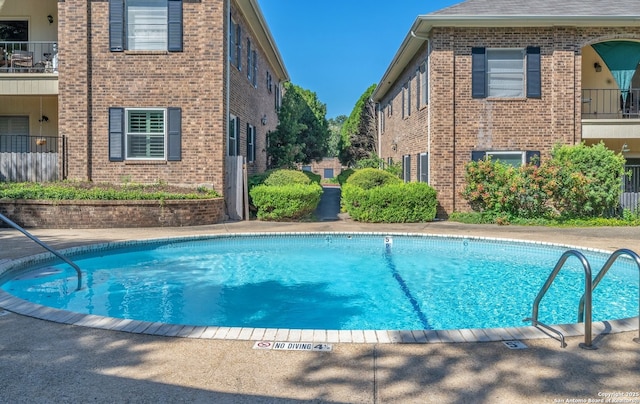 1819 Babcock Unit 605, San Antonio, TX 78229 - view of community pool