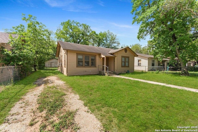 518 Wright Ave, Schertz, TX 78154 - view of front of property with driveway and a fenced backyard