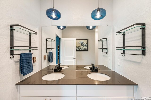13215 Turnesa Ter, San Antonio, TX 78221 - full bath featuring double vanity
