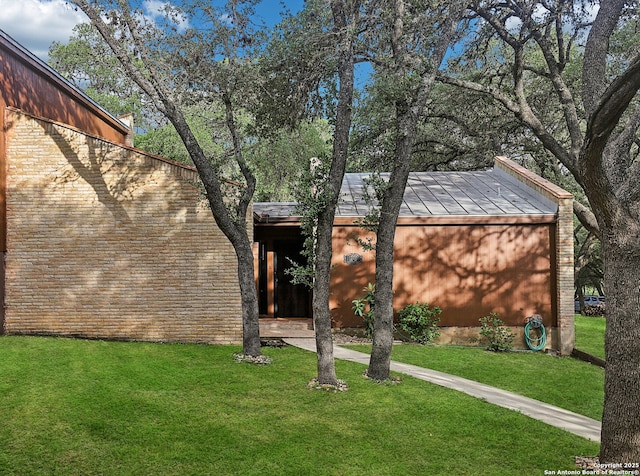 12010 Arms Way, Live Oak, TX 78233 - mid-century inspired home with a front lawn
