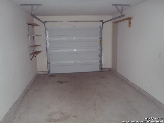 2201 Wirtz, Seguin, TX 78155 - view of garage