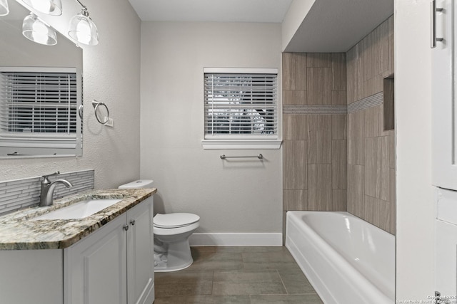 1806 W Mistletoe Ave, San Antonio, TX 78201 - full bathroom featuring baseboards and vanity