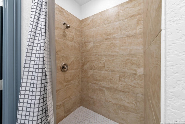 1410 Hicks Ave, San Antonio, TX 78210 - full bathroom featuring a tile shower
