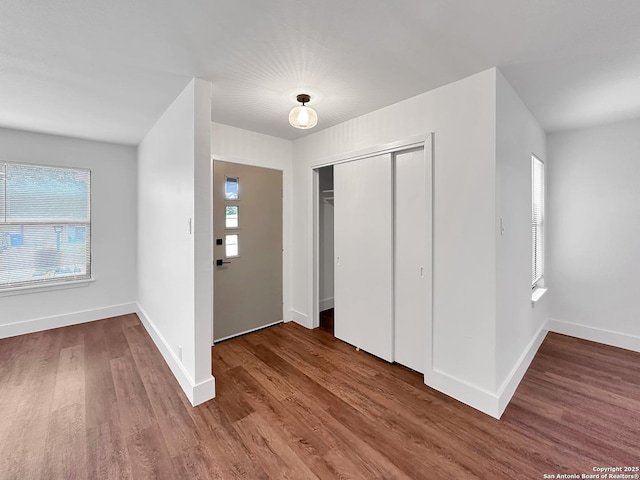 543 Cosgrove, San Antonio, TX 78210 - foyer with wood finished floors and baseboards