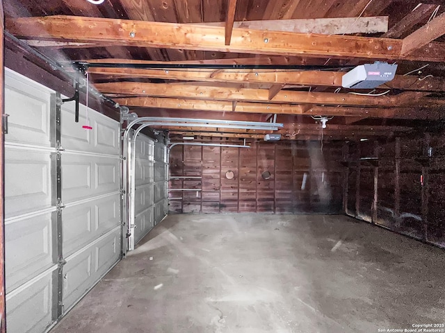 543 Cosgrove, San Antonio, TX 78210 - garage with a garage door opener