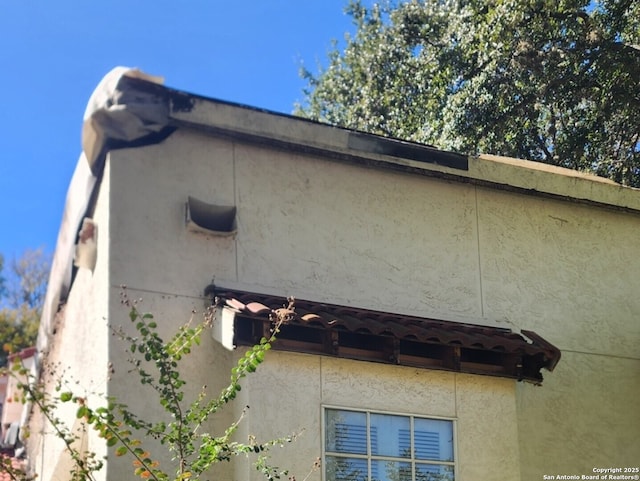 1022 River Gln W, San Antonio, TX 78216 - exterior view of stucco siding