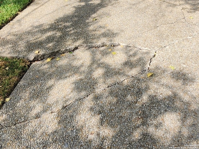 1022 River Gln W, San Antonio, TX 78216 - exterior view