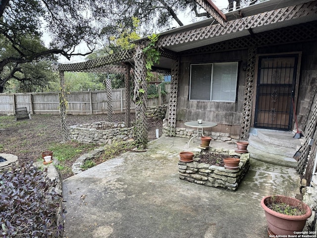 323 N Scenic Loop, Canyon Lake, TX 78133 - view of patio / terrace